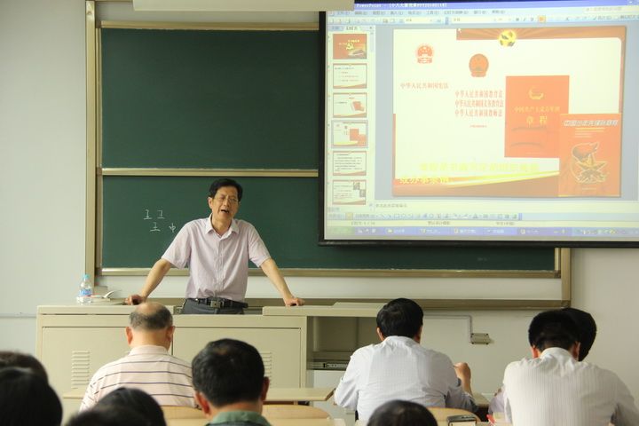 邀请校党建督导朱石生讲“两学一做”学习教育专题党课 (7)-1.jpg