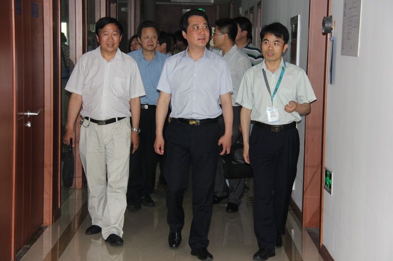 赴启东滨海园区开展“两学一做” 党员服务企业活动 (55)-1.jpg